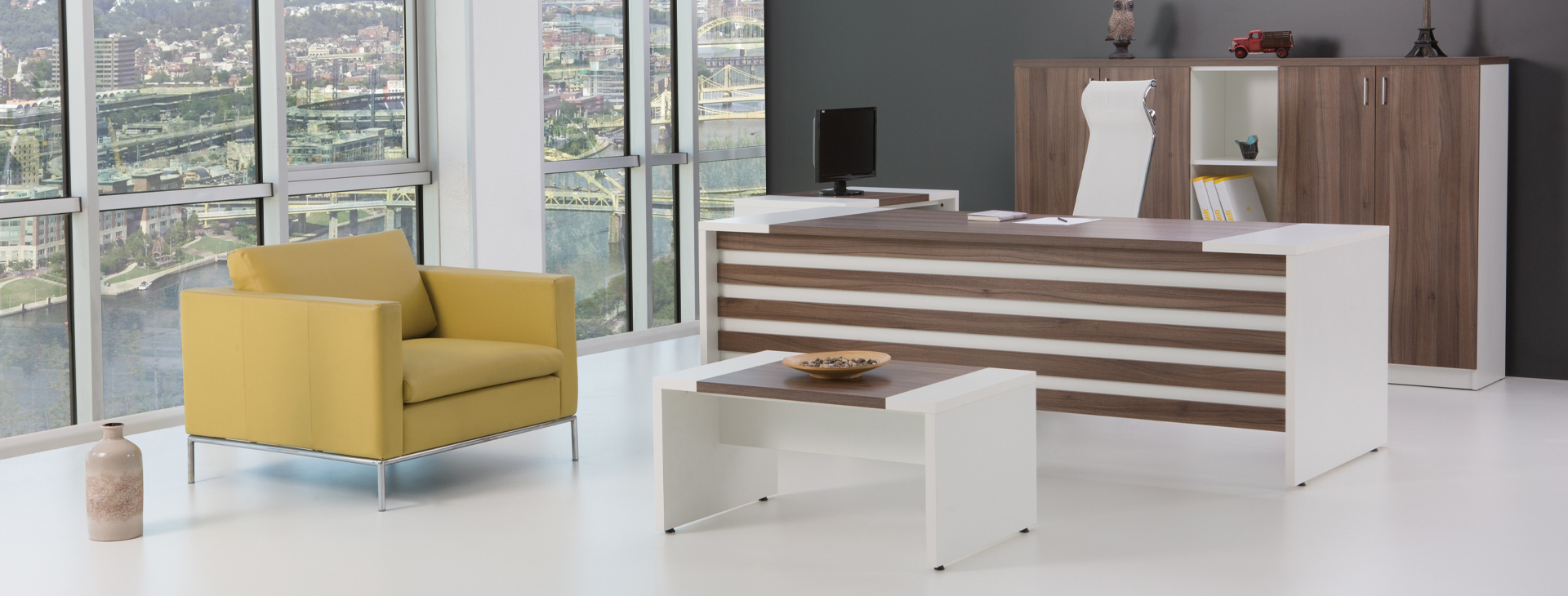 Siena Executive Desk 01