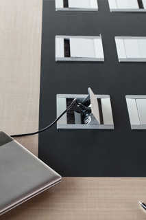 Land Meeting Table 05