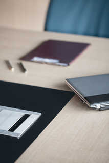 Land Meeting Table 07