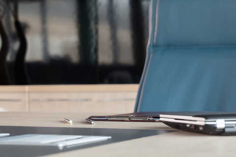 Land Meeting Table 09