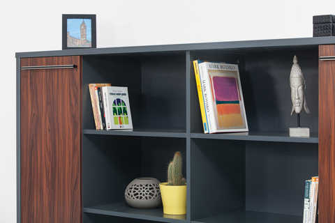 Nepal Executive Desk 05